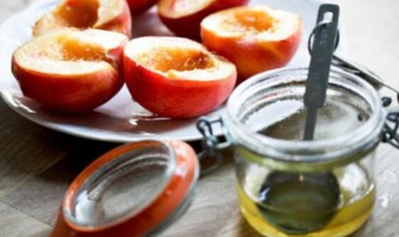 ماسک با آب آلوئه و روغن هلو